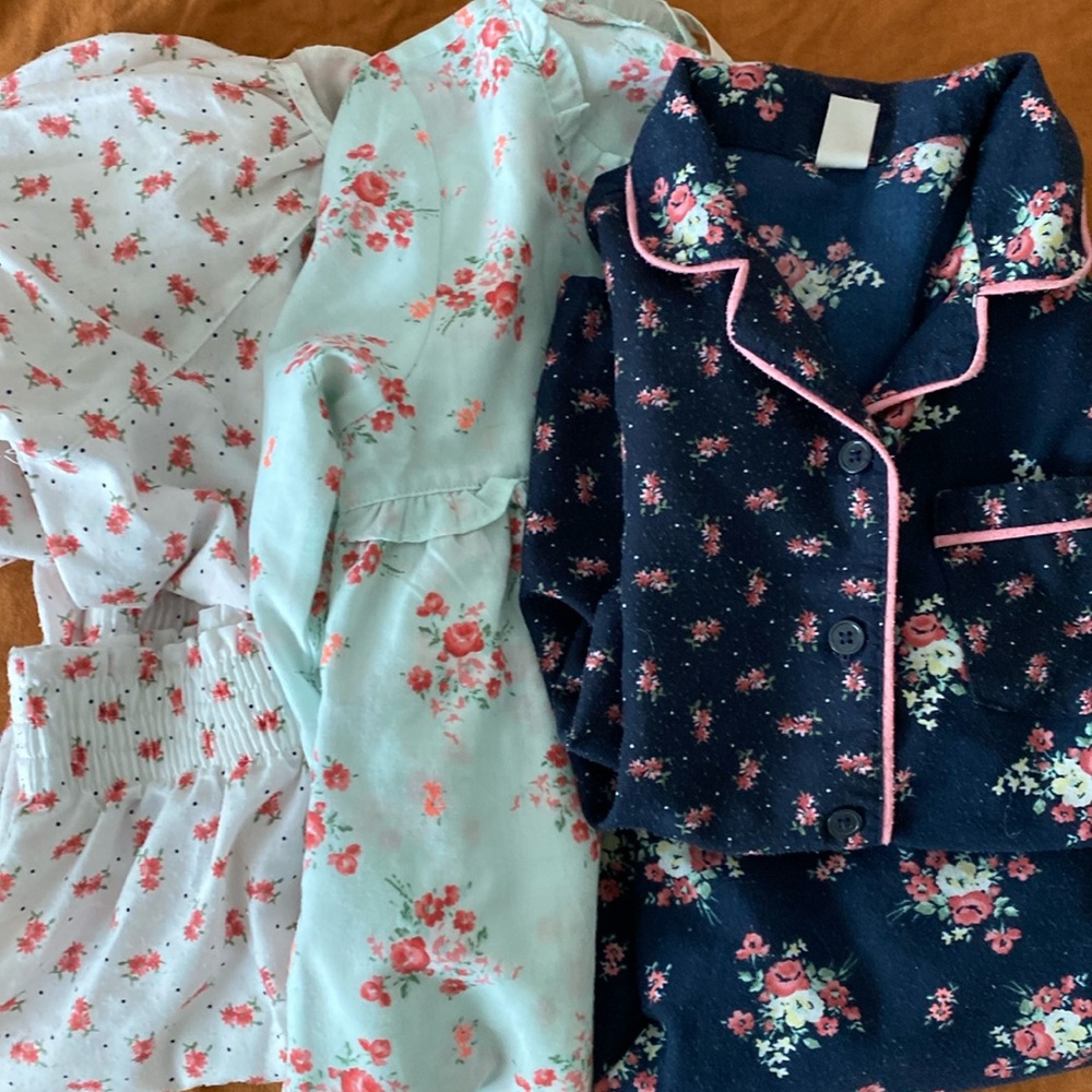 Gap kids pajamas bundle size 8